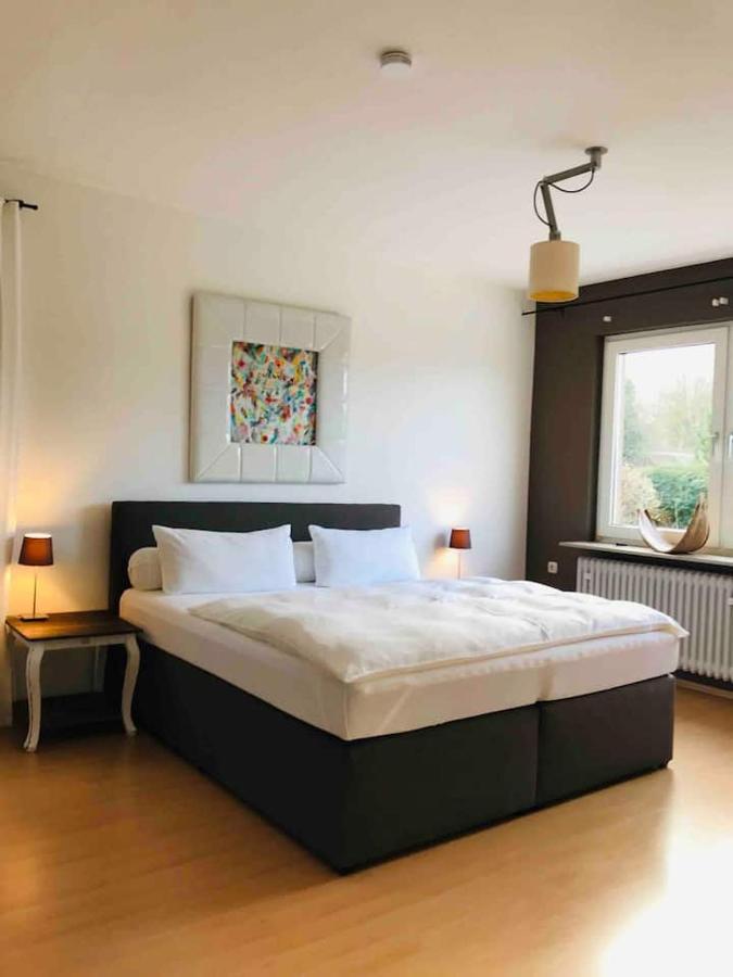 דורטמונד Schoene Grosse Wohnung 2 Schlafzimmer Bis 6 Pax Naehe Stadion Signal Iduna מראה חיצוני תמונה